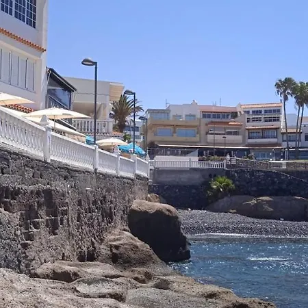 Spacious Just Few Steps Of The Ocean In La Caleta *