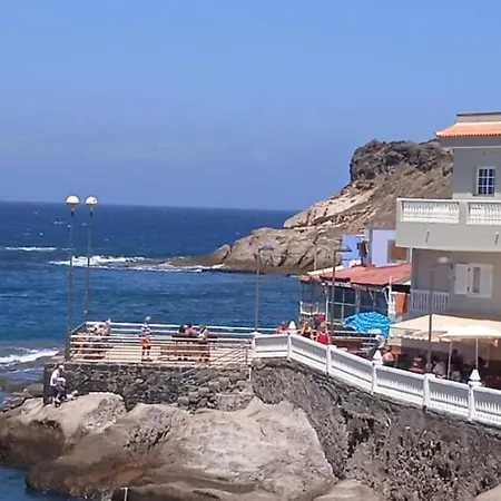 Spacious Just Few Steps Of The Ocean In La Caleta